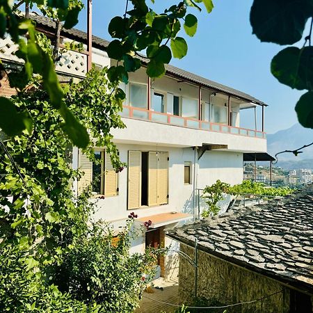 Guesthouse Shtino ジロカストラ エクステリア 写真